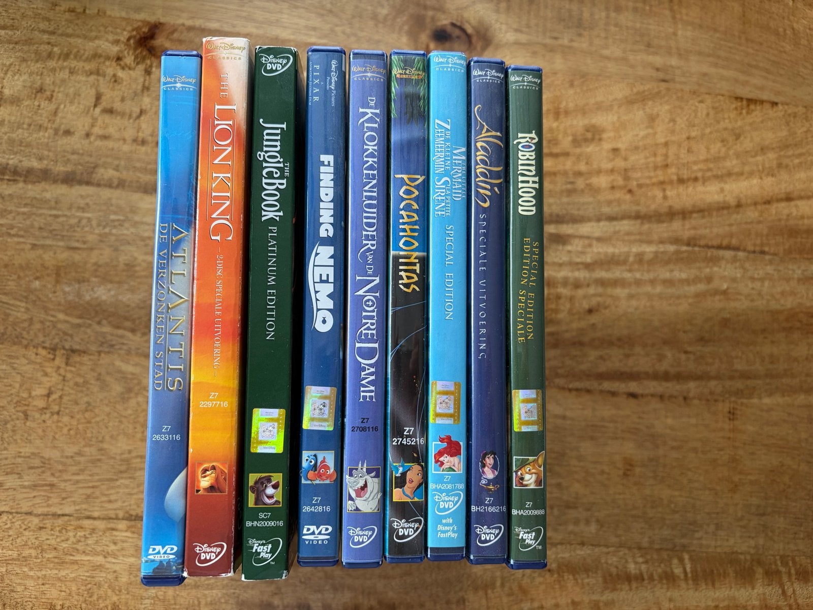 Disney DVD Collectie: 9 Klassiekers (o.a. Lion King, Nemo), Ophalen, Gebruikt, Verzamelbox, Nederlands
