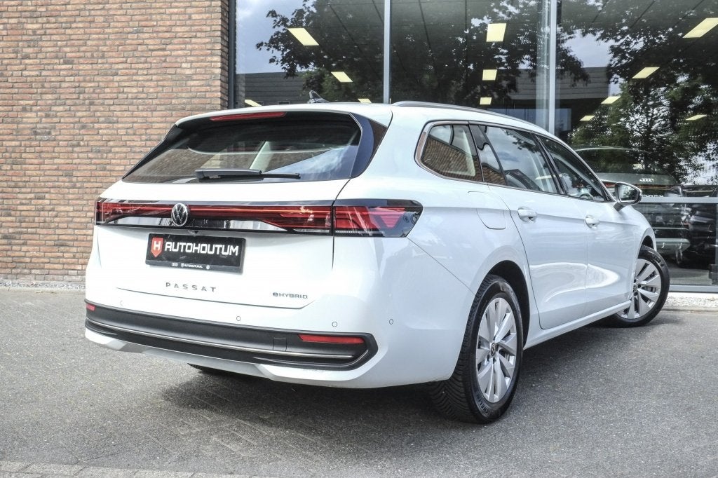 Volkswagen Passat Variant 1.5 eHybrid 204pk Business | SOH 1, 4 cilinders, 250 km/l, LED verlichting, Passat