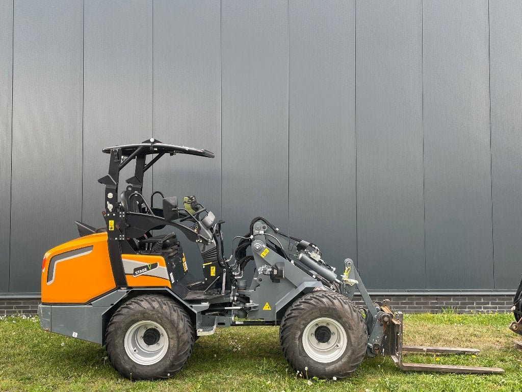 Giant G2700 X-tra HD + shovel Bj: 2022, Ophalen of Verzenden