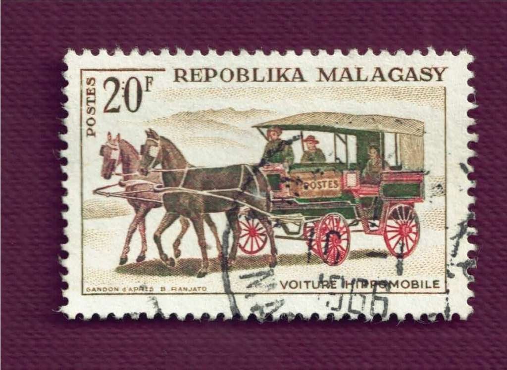 Fauna - Dieren - Paarden met Koets - Malagasy - 20 F - gebr, Ophalen of Verzenden, Gestempeld, Dier of Natuur