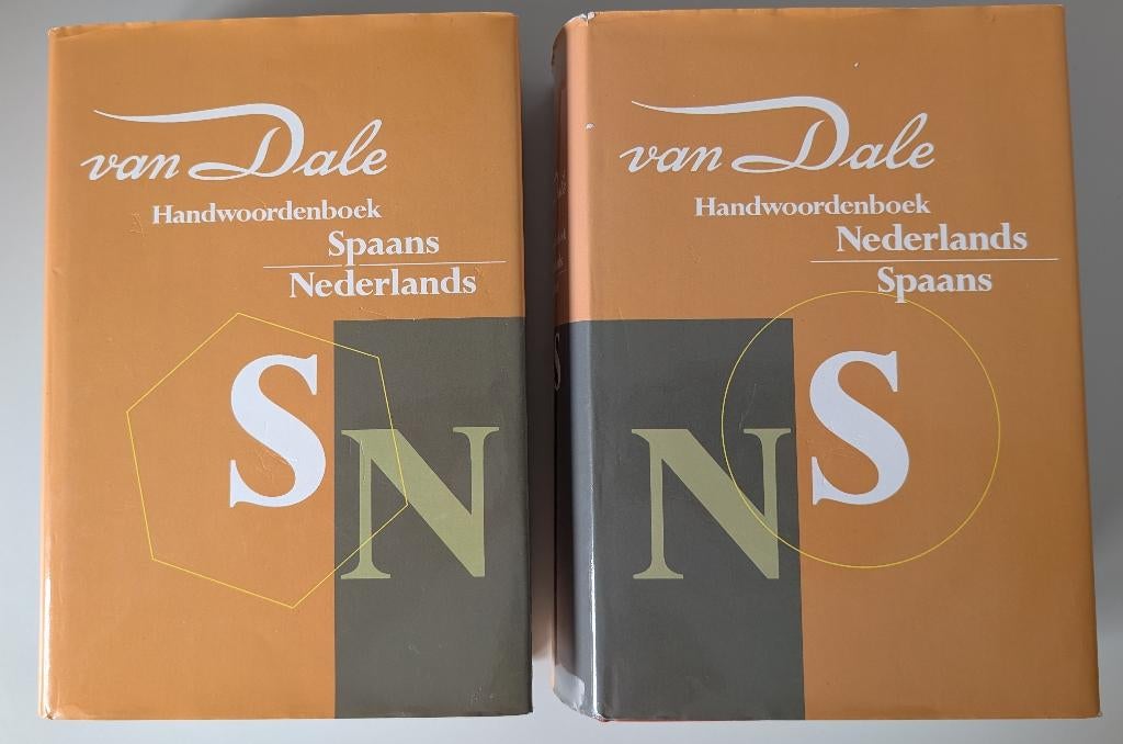 Handwoordenboeken Van Dale: Nederlands-Spaans, Spaans-Nederl, Boeken, Spaans, Ophalen of Verzenden, Zo goed als nieuw, Van Dale