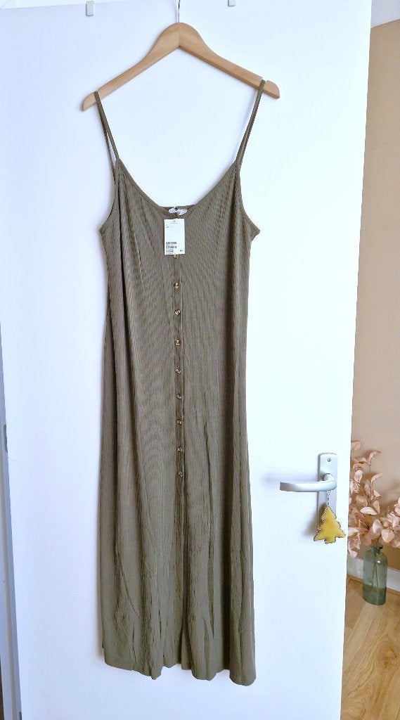 H&M Divided kaki lange jurk maat L, H&M, Verzenden, Maat 42/44 (L), Nieuw