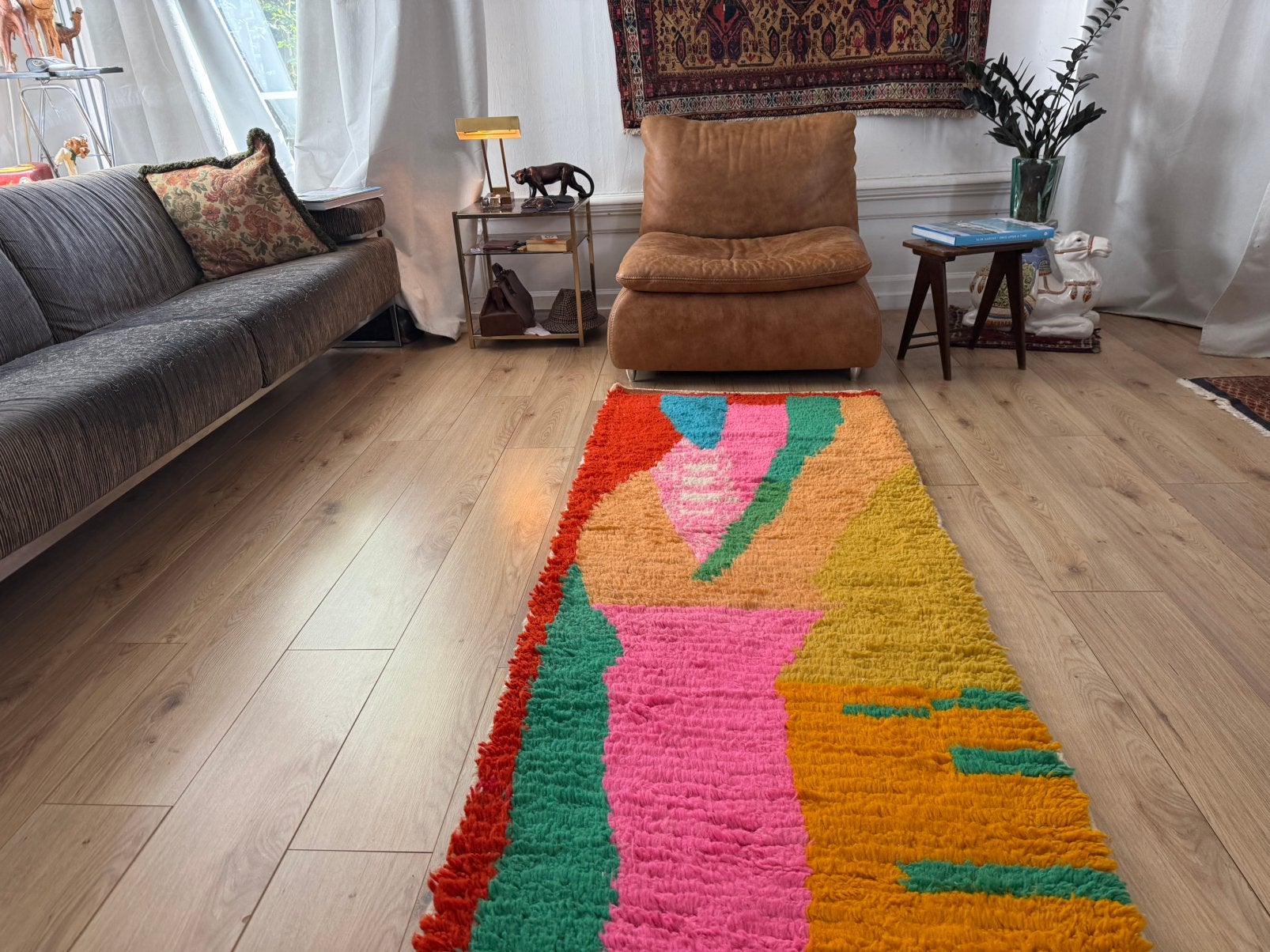 Vintage Handgeknoopte Marokkaanse loper – 256 x 81 cm, Info@bababoho.com, Bohemian • Eclectisch • Kleurrijk • Modern • Artistiek