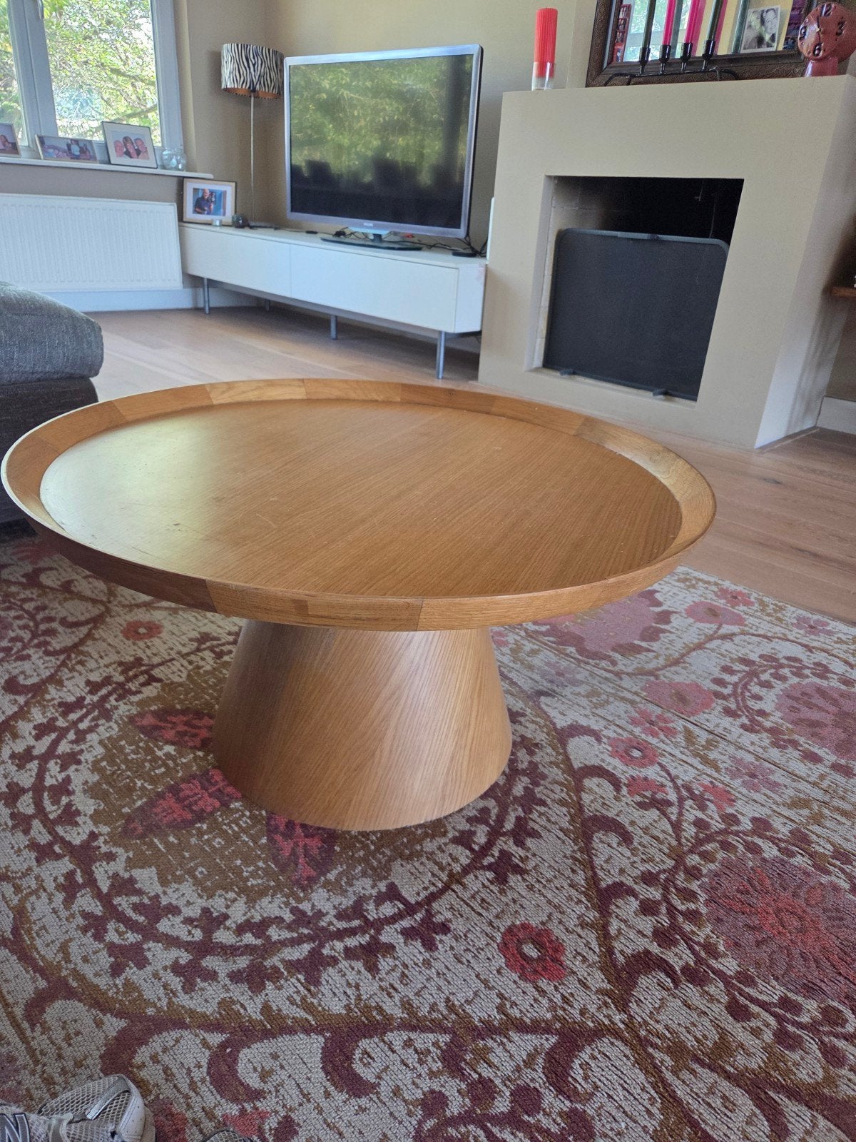 Ronde houten salontafel met opstaande rand, Huis en Inrichting, Ophalen, 50 – 75, Gebruikt, 50 tot 100 cm