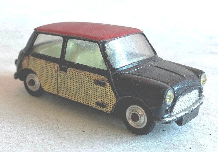 Mini De-Luxe Wickerwork spun hubs Corgi Toys # 249., Hobby en Vrije tijd, Modelauto's | 1:43, Gebruikt, Auto, Corgi, Ophalen of Verzenden