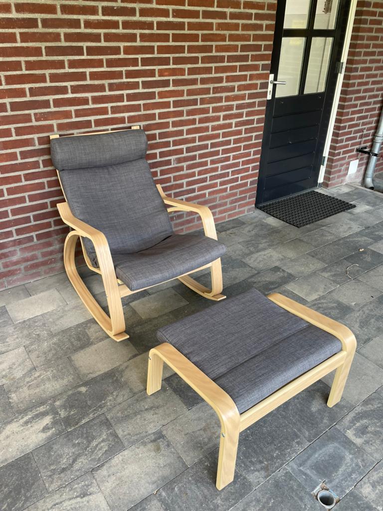 IKEA POÄNG fauteuil en voetenbank, Huis en Inrichting, Fauteuils, Ophalen, Zo goed als nieuw, 75 tot 100 cm, 50 tot 75 cm