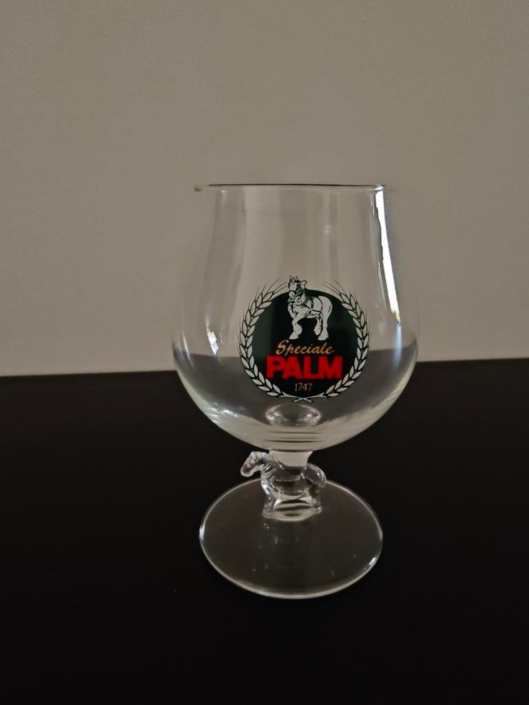 Palm bierglas met paardje in voetstuk, Ophalen