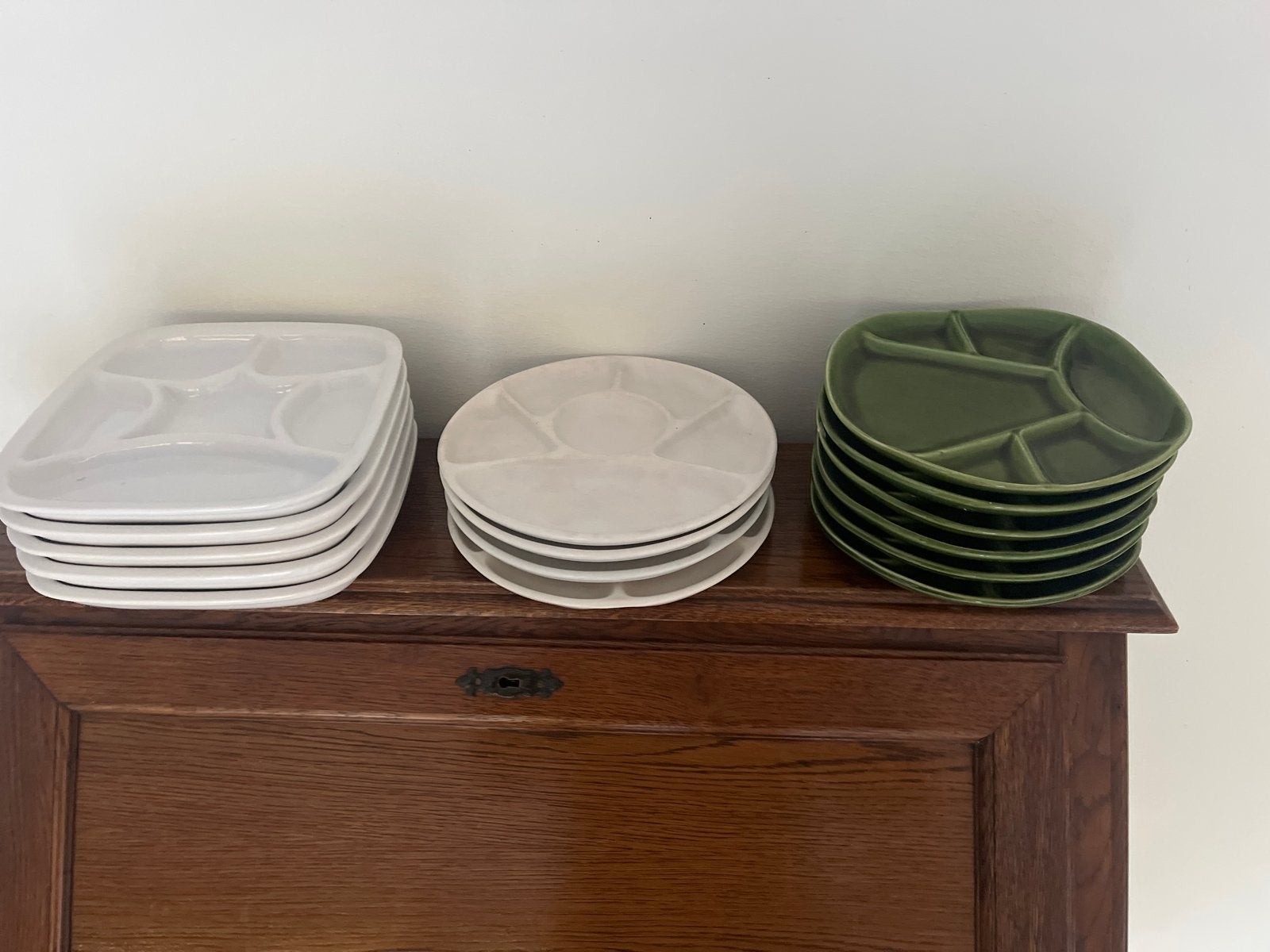 Vintage serveerschalen/borden - wit, beige, groen, Ophalen, Gebruikt, Overige merken, Keramiek