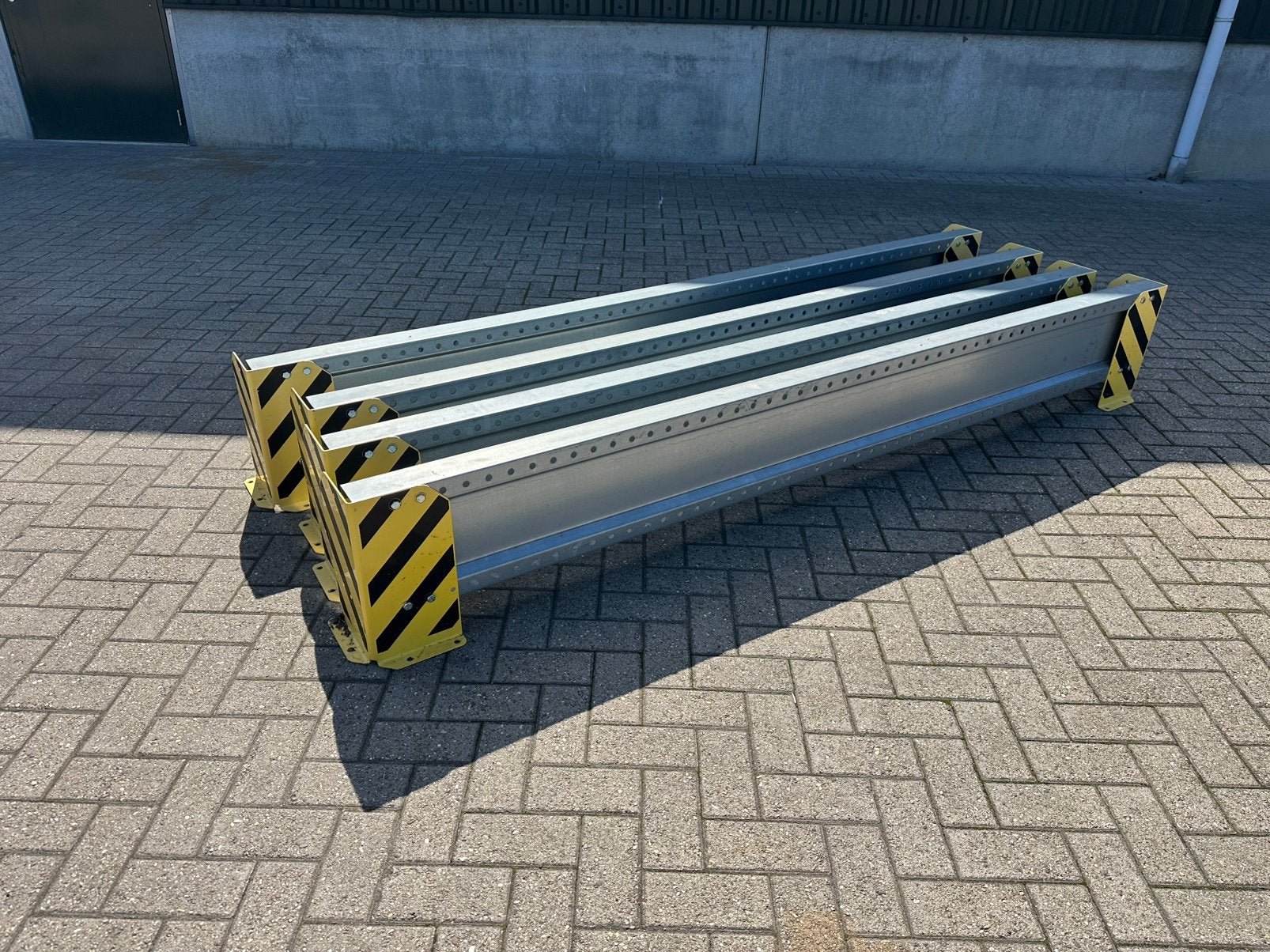 Aanrij beveiliging., Doe-het-zelf en Verbouw, Metalen, Ophalen, Zo goed als nieuw