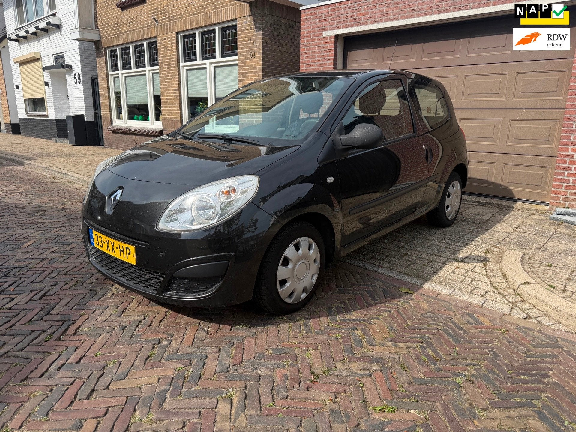 Renault Twingo 1.2 Authentique NIEUWE APK, Auto's, Voorwielaandrijving, 31 €/maand, 4 cilinders, 4 stoelen