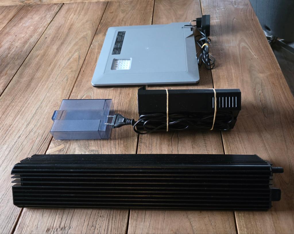 Aquarium led verlichting superfish qubiq 60 + filter, Dieren en Toebehoren, Ophalen of Verzenden, Zo goed als nieuw, Leeg aquarium