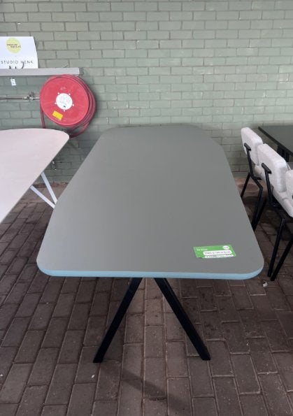 Studio Henk Eettafel Paper Groen HPL Slim X | Van €2989, nu, Huis en Inrichting, Tafels | Eettafels, Studio Henk, Studio Henk