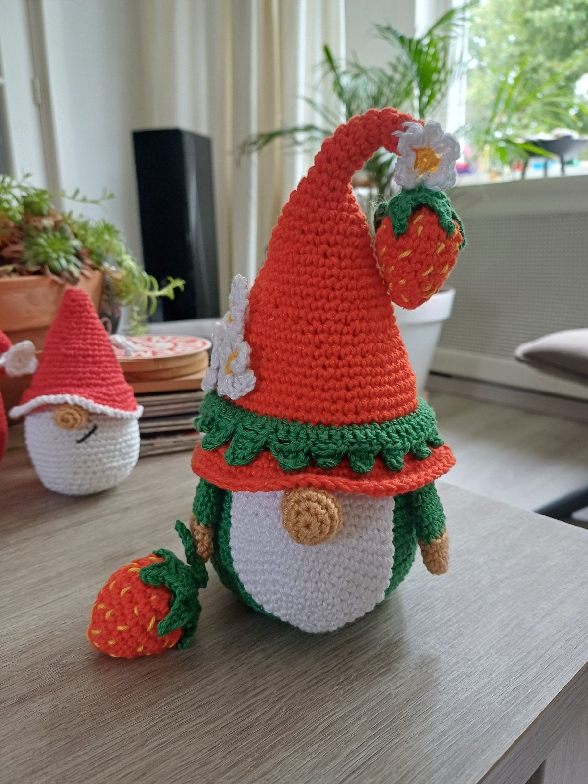 Gehaakte aardbeien kabouter - Handgemaakt en uniek, Ophalen, Overige merken, Overige typen, Zo goed als nieuw