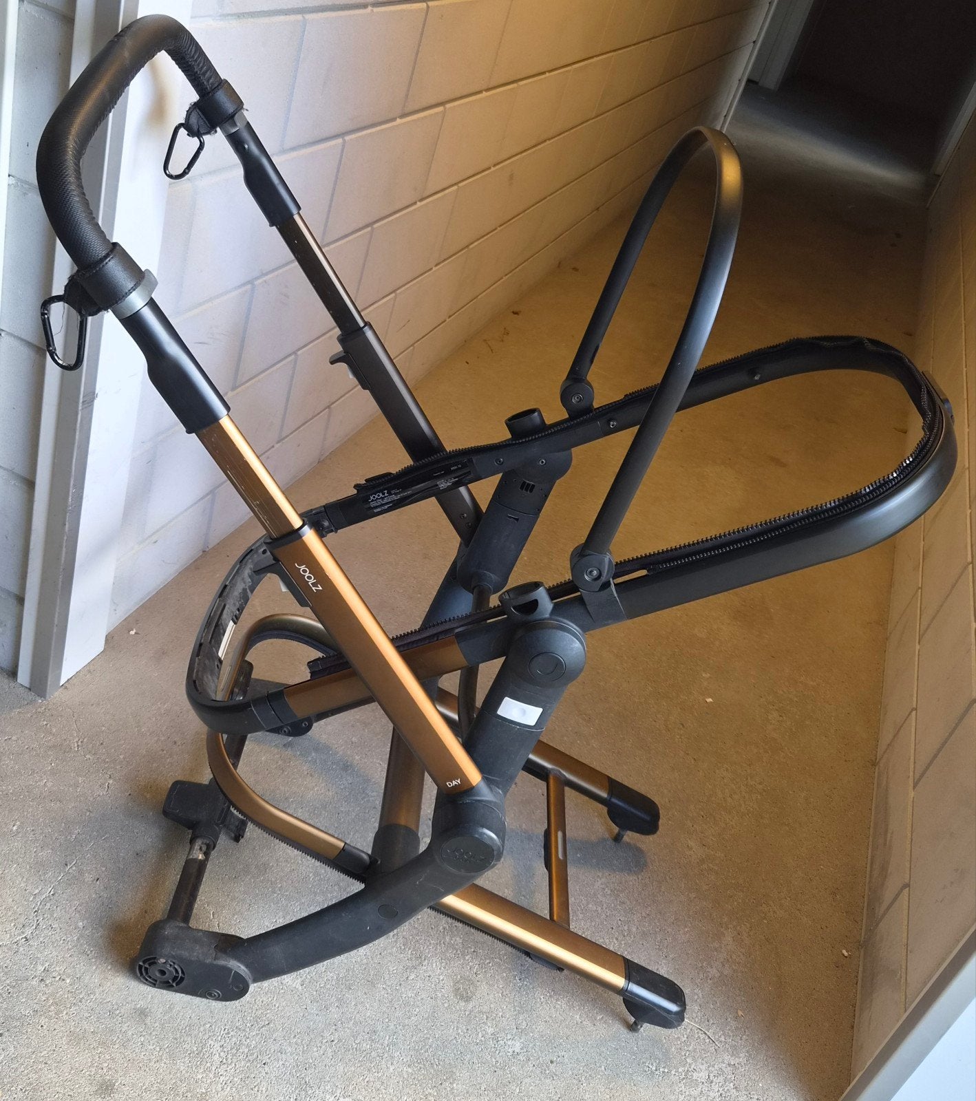 Joolz Day+ Onderstel Frame Uniframe, Kinderen en Baby's, Gebruikt, Kinderwagen, Overige merken, Verstelbare duwstang