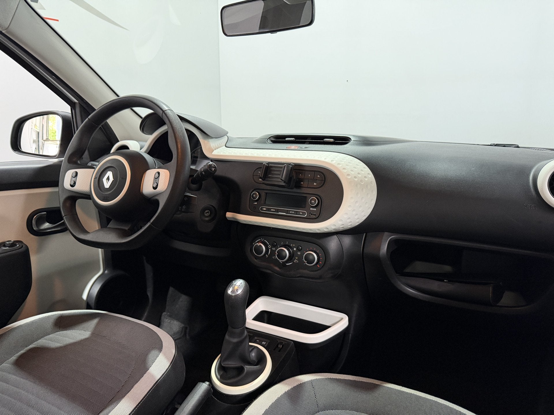 Renault Twingo 1.0 SCe Collection - Bluetooth / Cruise / Stu, Auto's, Gebruikt, Euro 6, 840 kg, 4 stoelen