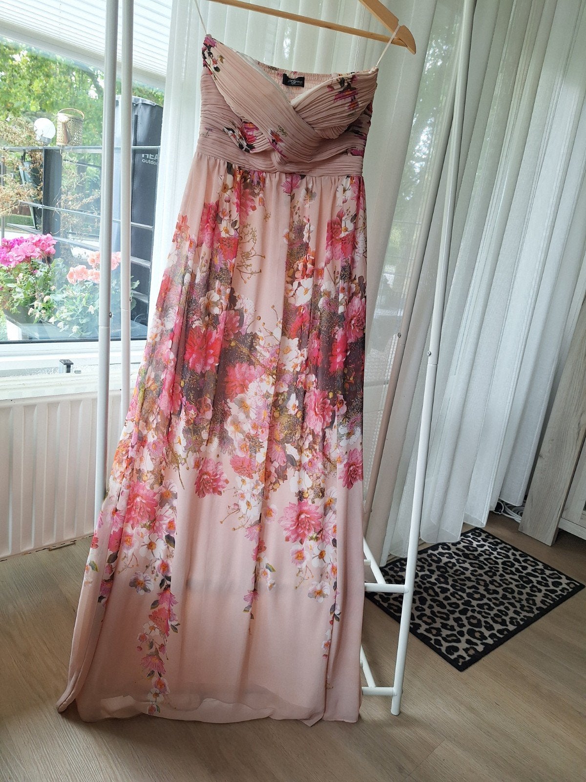 Elegante strapless maxi-jurk met bloemenprint - Jane Norman, Jane Norman, Ophalen of Verzenden, Roze, Maat 36 (S)