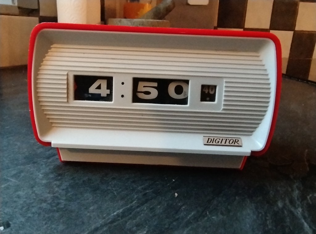 flip klok, Analoog, Ophalen of Verzenden, Stil uurwerk, Wandklok