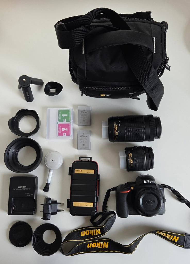 Nikon D3500 zoomlens 70-300 kitlens 18-55 cameratas batterij, Spiegelreflex, Ophalen of Verzenden, Zo goed als nieuw, Nikon