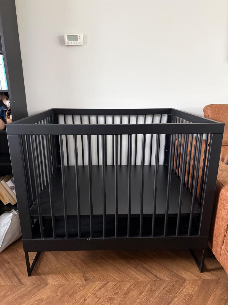 Kidsmill Box zwart, Ophalen, Zo goed als nieuw, Vierkant, In hoogte verstelbaar
