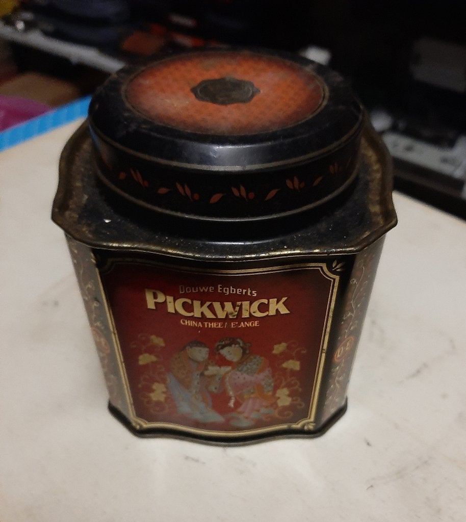 Nostalgisch Theeblik Roodbruine Douwe Egberts Pickwick China, Ophalen