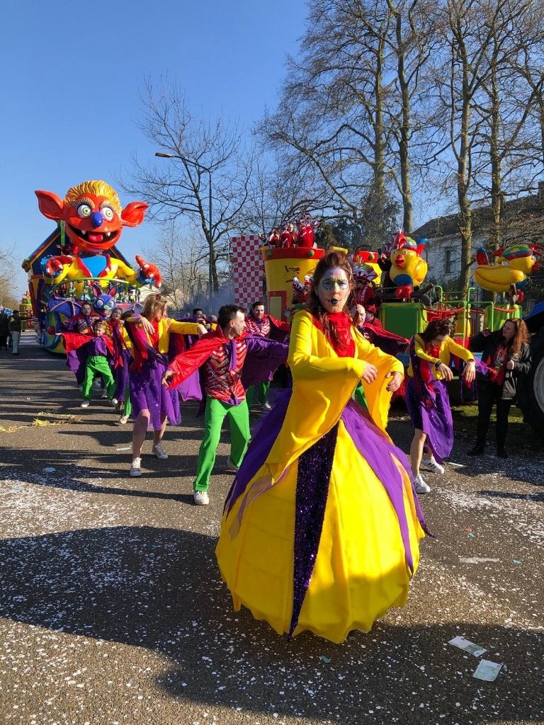 Bijzonder carnavalskostuum – zombie special – geel/paars, Maat 38/40 (M), Carnaval, Ophalen of Verzenden, Kleding