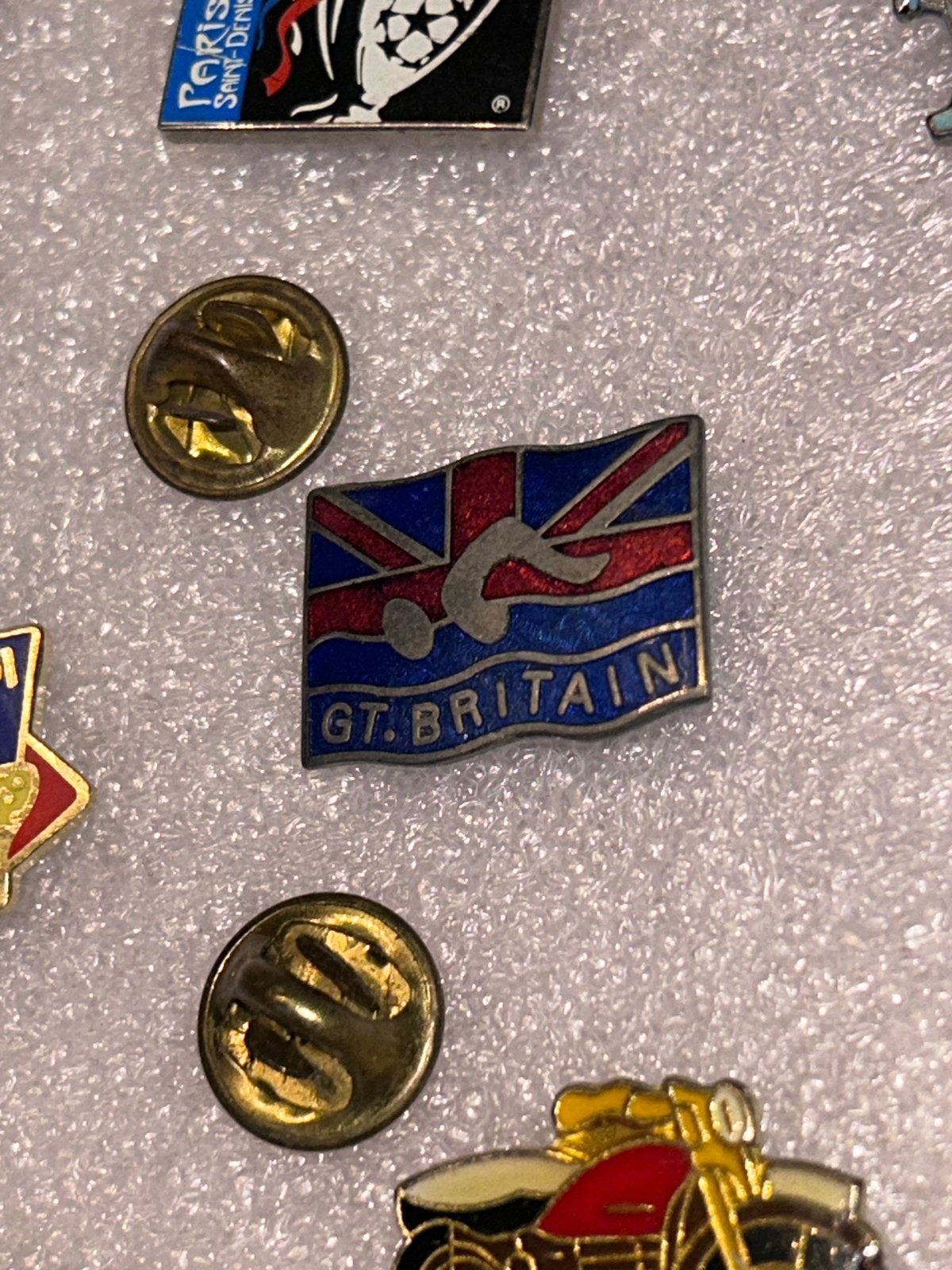 Vintage GT. Britain vlag pin - Union Jack pin, Ophalen of Verzenden, Gebruikt, Sport, Speldje of Pin
