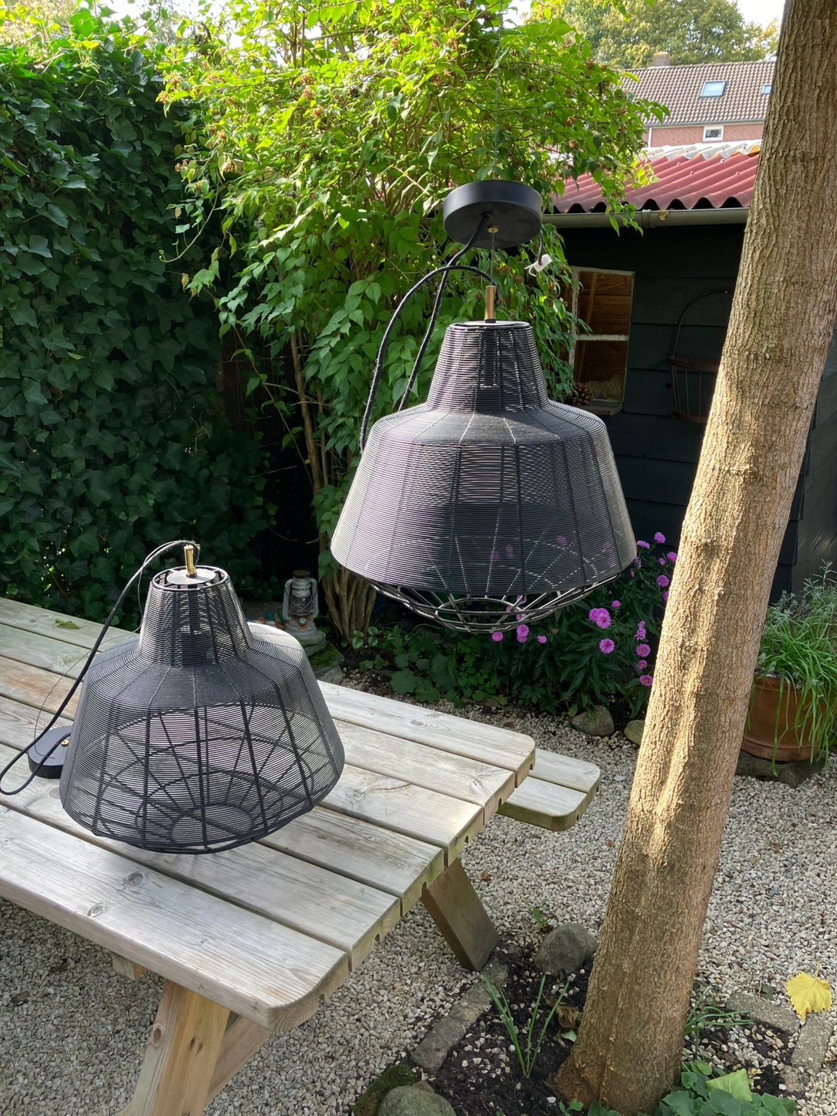 Twee fraaie zwarte hanglampen, Ophalen, Strak modern, Gebruikt, E27 (groot)