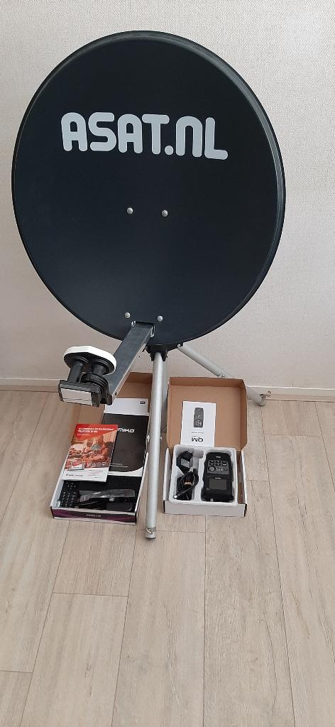 Schotel + satelliet vinder etc., Ophalen, Zo goed als nieuw, (Schotel)antenne-accessoires, Overige merken