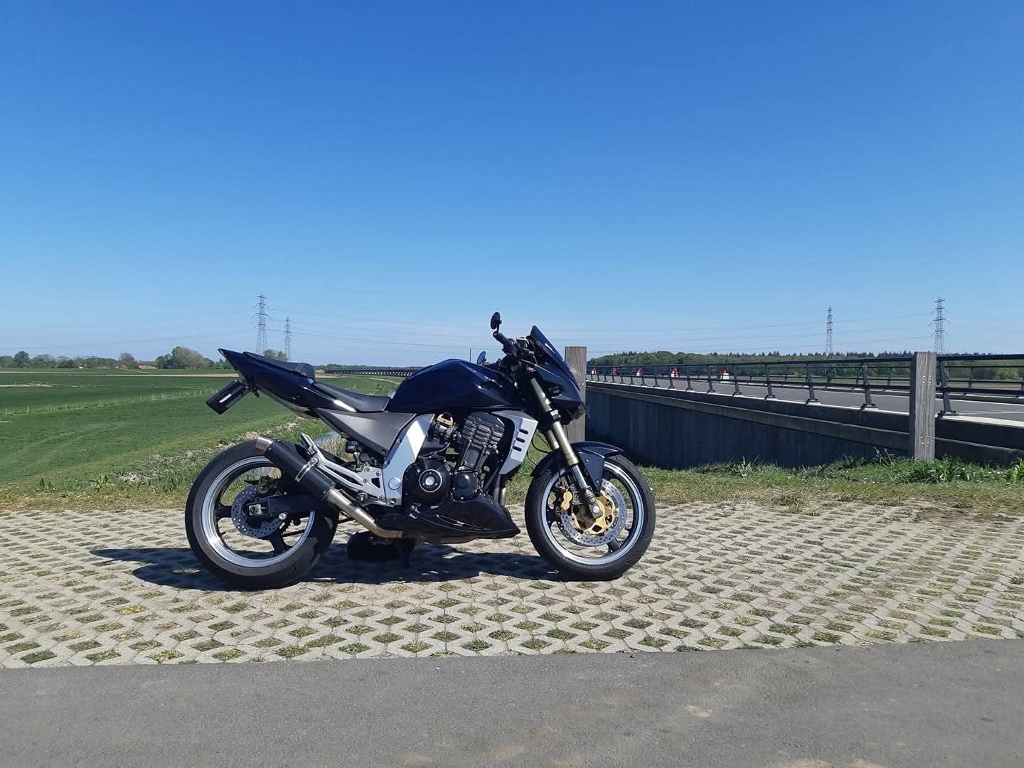 Kawasaki Z1000 2005 - Krachtige Naked Bike, Sportuitlaat, 4 cilinders, Motorrijbewijs A, Gebruikt