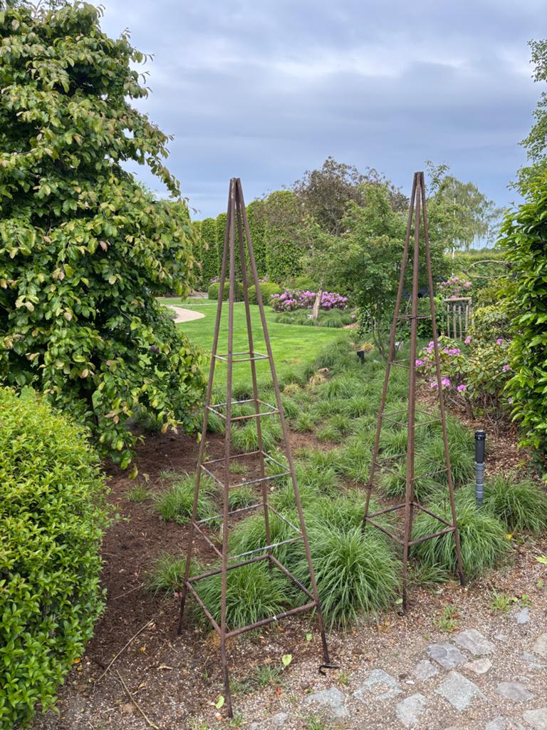 Set van 2 metalen obelisken voor klimplanten - rozenrek, Tuin en Terras, Ophalen, Gebruikt