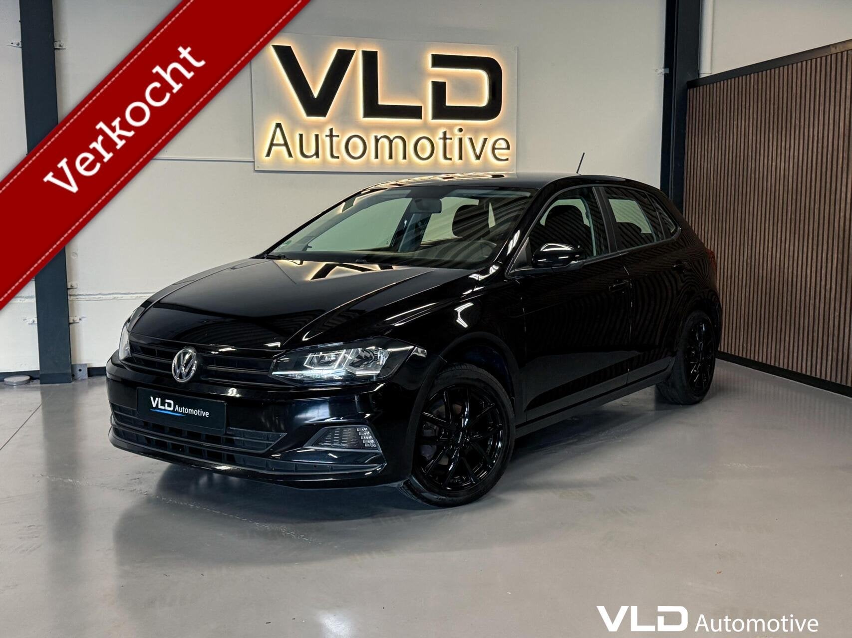 Volkswagen Polo 2017 1.0 MPI Trendline Carplay Airco, 1005 kg, Gebruikt, Met garantie (alle), Zwart