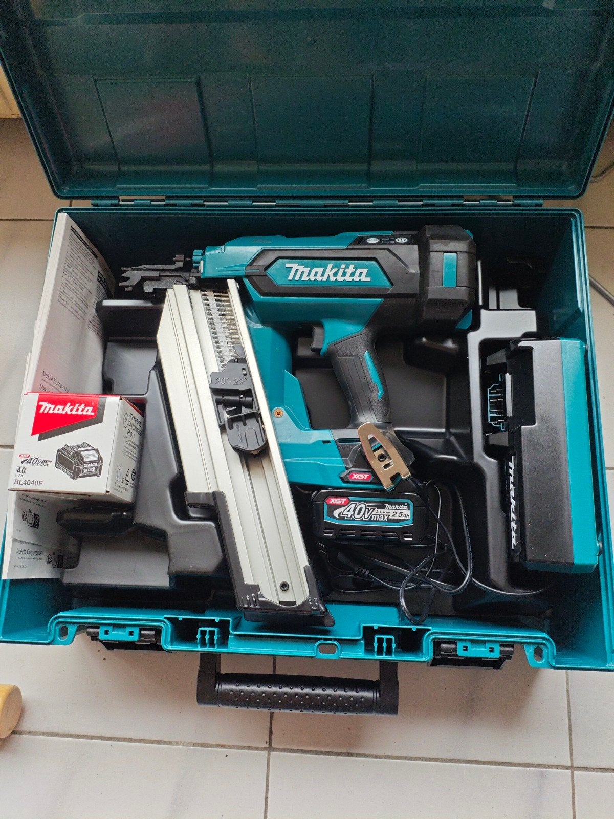Makita spijker pistool tacker BN002G, Ophalen, Nieuw