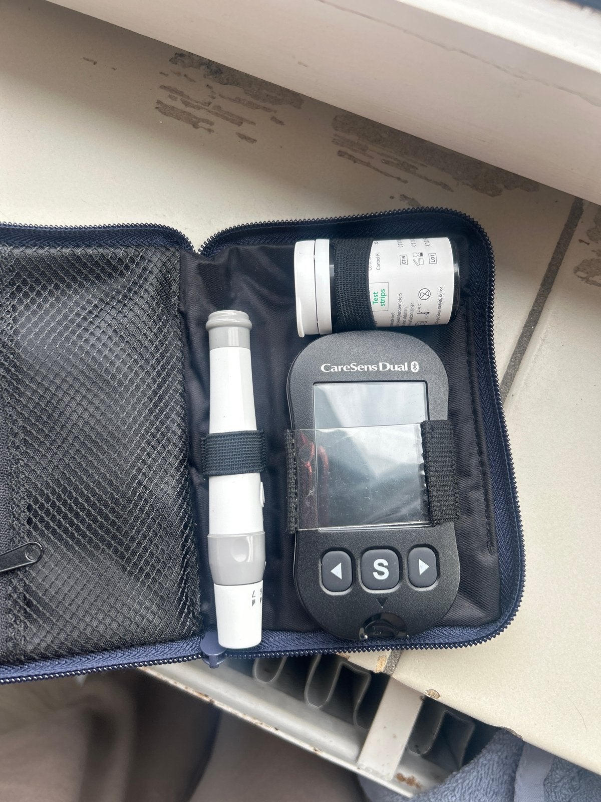 Caresens Dual Bloedglucosemeter (zonder naaldjes), Ophalen, Gebruikt, Overige typen