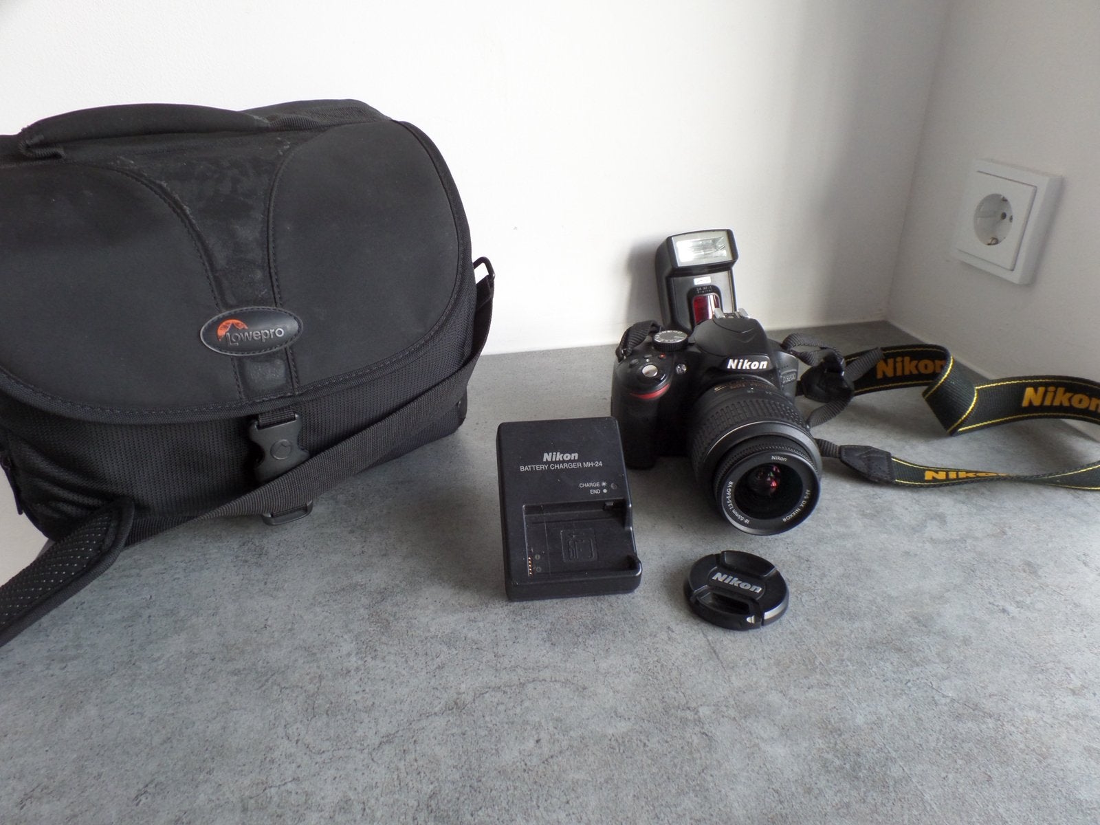 Nikon D3200 met 18-55 VR DX lens, Beeldstabilisatie, Spiegelreflex, Ophalen of Verzenden, Zo goed als nieuw