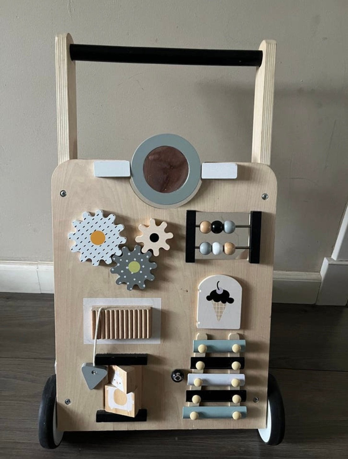 Houten loopkar petite amelie, Kinderen en Baby's, Speelgoed | Houten speelgoed, Ophalen, Zo goed als nieuw, Duw- of Trekspeelgoed