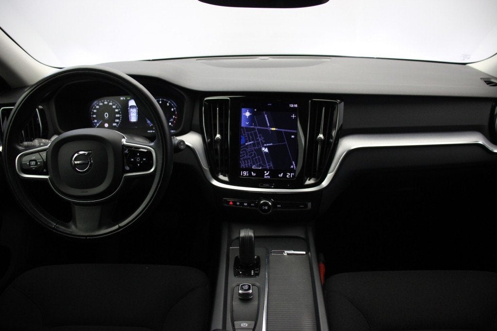 Volvo V60 2.0 B3 Momentum Advantage Automaat - Carplay, Came, Auto's, 15 km/l, 1800 kg, 4 cilinders, 163 pk