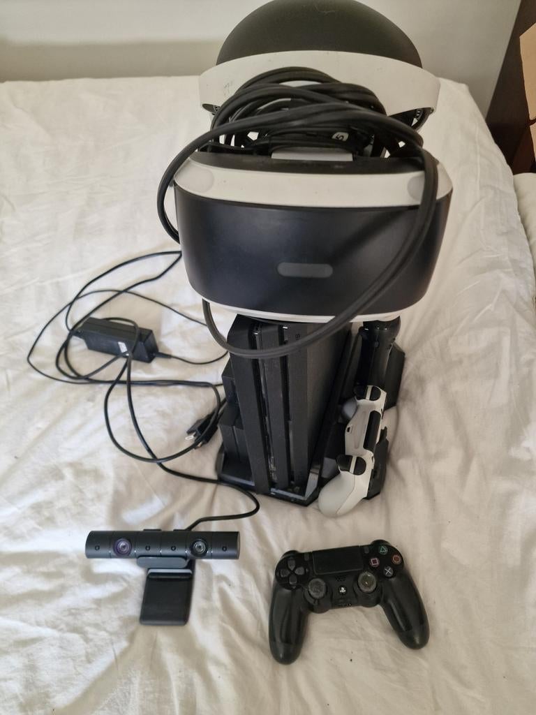 PS4 Pro met VR-set, Spelcomputers en Games, Spelcomputers | Sony PlayStation 4, Ophalen of Verzenden, Gebruikt, Met 2 controllers