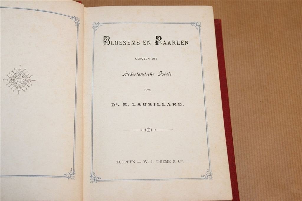 Bloesems en Paarlen — Nederlandse Poëzie [1881], Ophalen of Verzenden