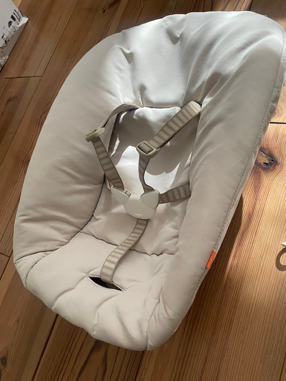 Stokke Newborn kuipje voor Trip Trap stoel + speelgoedhanger, Ophalen of Verzenden, Gebruikt, Meegroeistoel, Gordel(s)