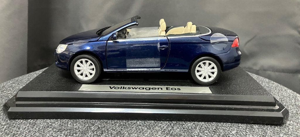 Volkswagen Eos 1:24 Shadow Blue Metallic, Ophalen of Verzenden, Gebruikt, Auto, Overige merken