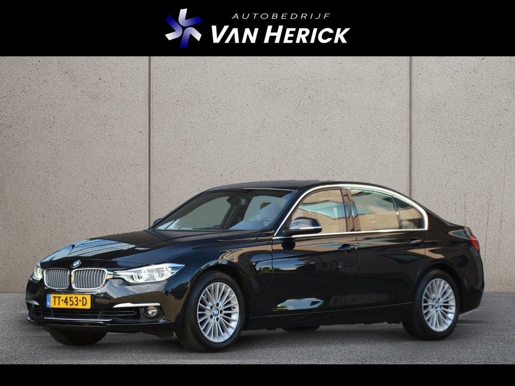 BMW 3-serie 318i Luxury Edition Automaat | Sportstoelen | Ac, Automaat, Gebruikt, Zwart, 3 cilinders