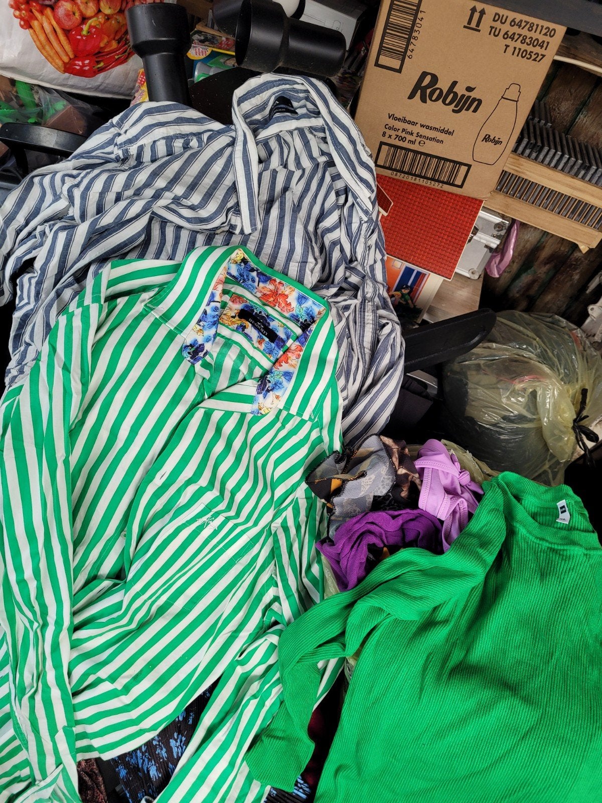 Meerdere vuilniszakken bol dames en meiden meisjes kleding, Kleding | Dames, Overige Dameskleding, Zo goed als nieuw, Ophalen of Verzenden