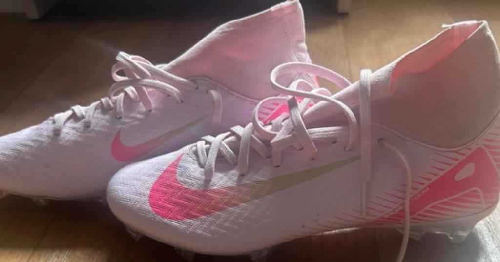Nieuwe Nike Mercurial Voetbalschoenen customized, Schoenen, Nieuw, Ophalen of Verzenden, Maat S