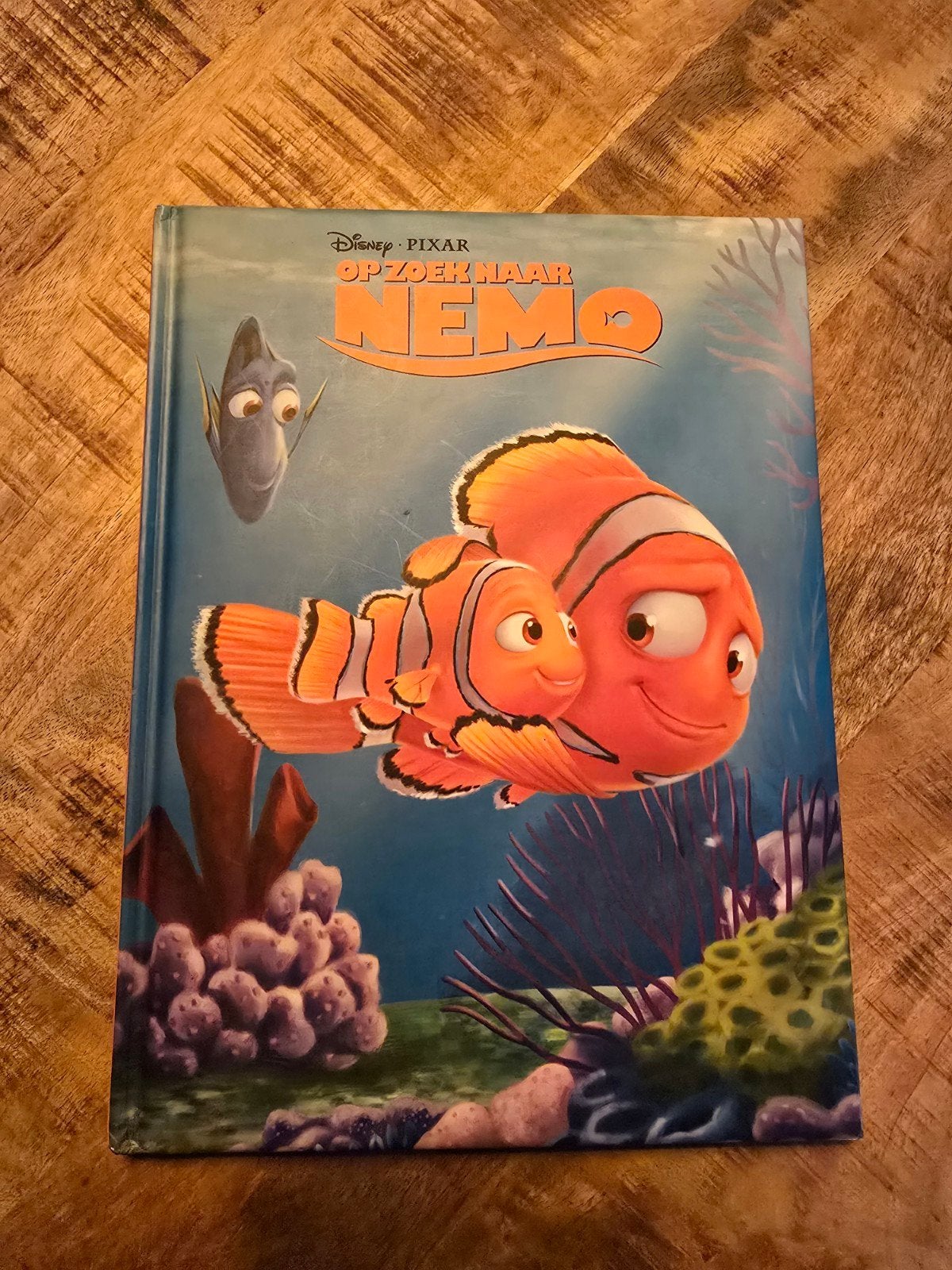 Disney Pixar Op Zoek Naar Nemo - Hardcover Boek, Ophalen of Verzenden, Gelezen, Disney Pixar, Fictie algemeen