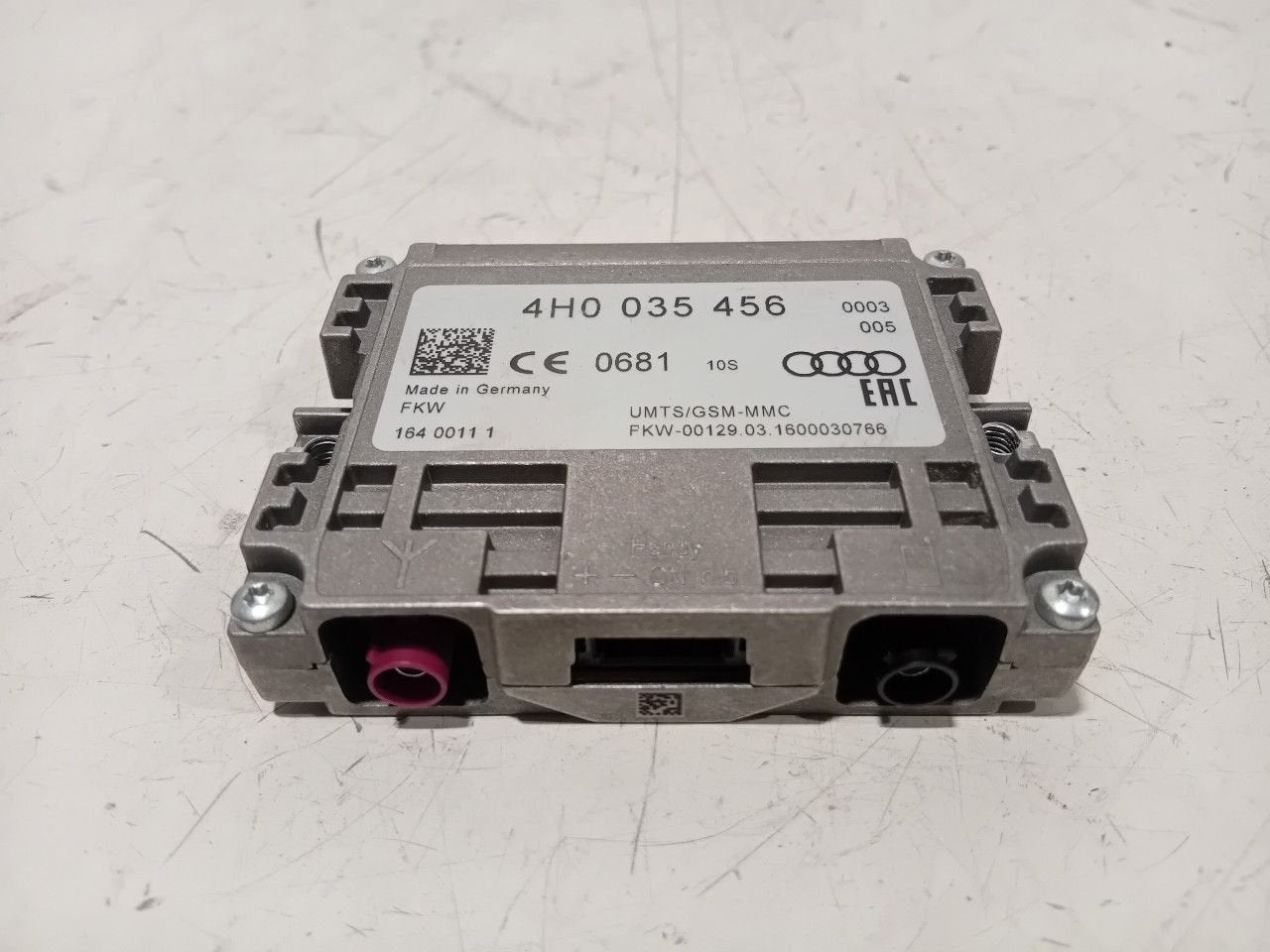 Antenne versterker Volkswagen Passat, Ophalen of Verzenden, Van der Ven Autorecycling B.V., Onderdelen@venauto.nl, Ettenseweg 76, 4706 PB Roosendaal, The Netherlands