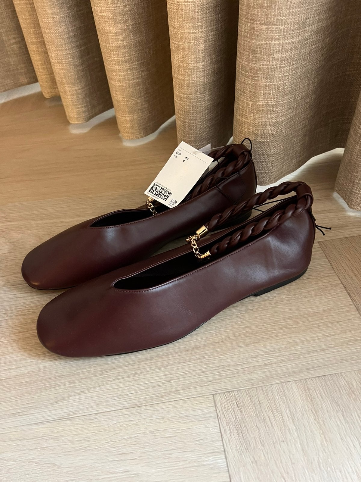 Bordeauxrode ballerina’s van H&M - maat 42, Kleding | Dames, Schoenen, Ophalen of Verzenden, Nieuw, Ballerina's