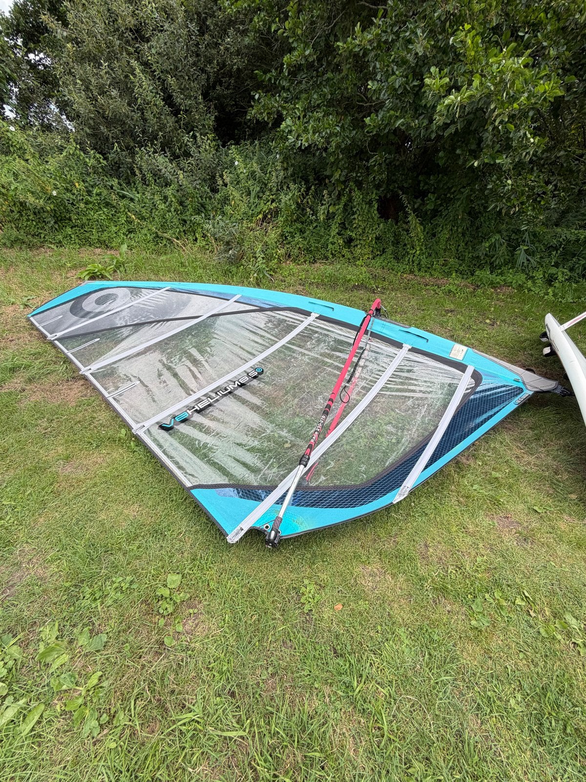 NeilPryde V8 Helium 8.5 m² windsurfzeil, Watersport en Boten, Ophalen, Met mast, Gebruikt, 8 m² of meer