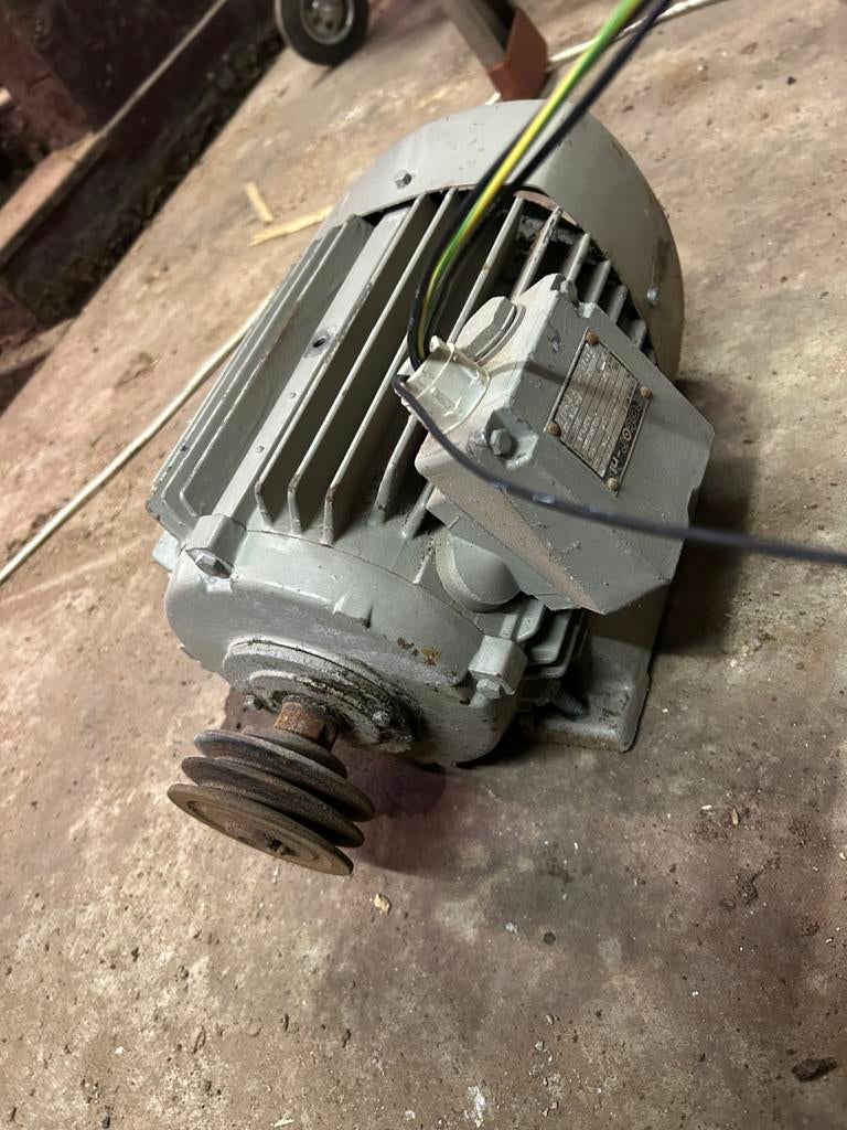 Elektromotor 1.5 kW 3-fase 950 rpm – goede staat, Ophalen, Zo goed als nieuw