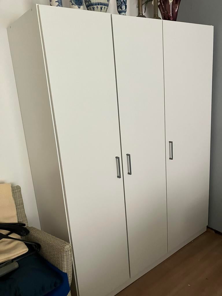 Mooie kledingkast, zo goed als nieuw, Ophalen of Verzenden, Zo goed als nieuw, Hout, Volwassenen