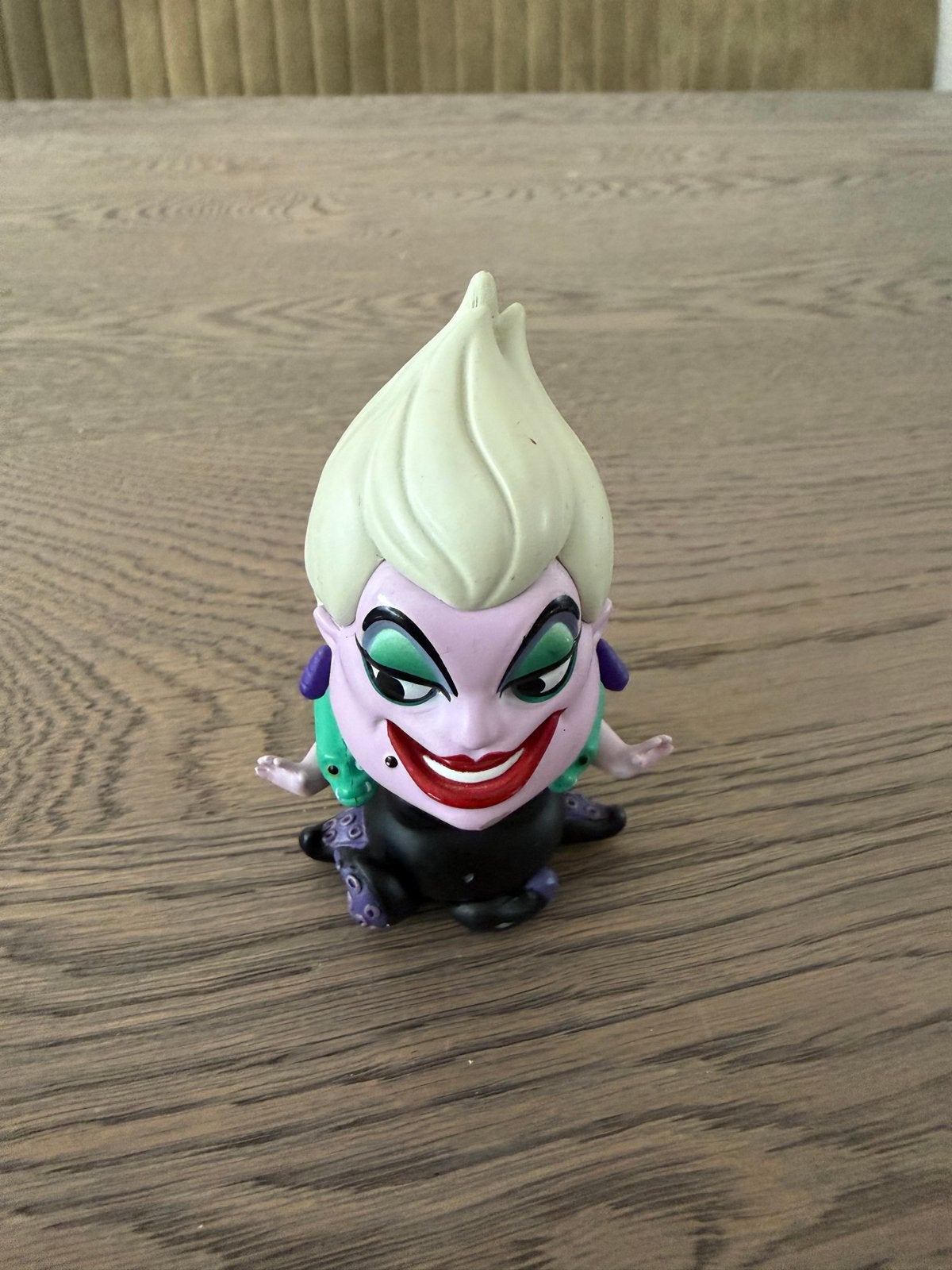 Disney Ursula beeldje - Miniso - De Kleine Zeemeermin, Ophalen of Verzenden, Pocahontas of Kl. Zeemeermin, Zo goed als nieuw, Beeldje of Figuurtje